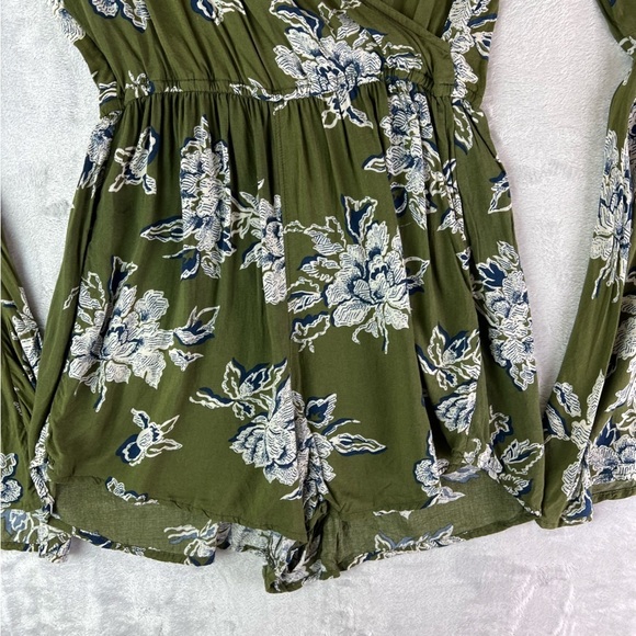 Abercrombie and Fitch Romper Small Green Floral Summer Bell Sleeves Spring Short - Picture 4 of 16